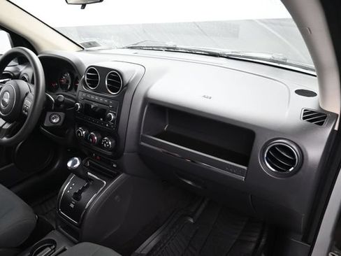 Used 2011 Jeep Compass 4WD image 10