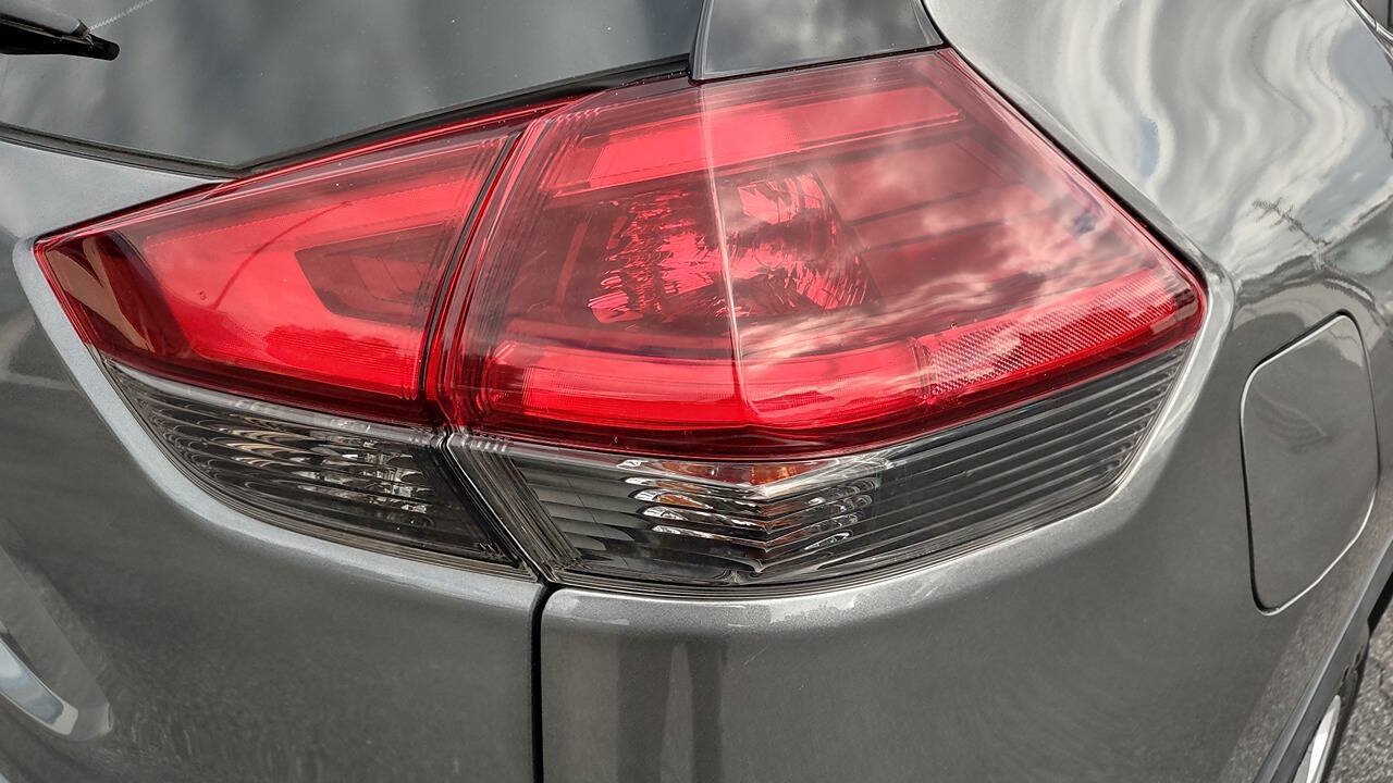 Used 2020 Nissan Rogue S FWD image 34
