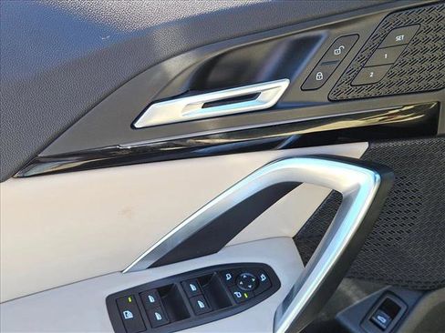 Used 2023 BMW X1 xDrive28i image 12