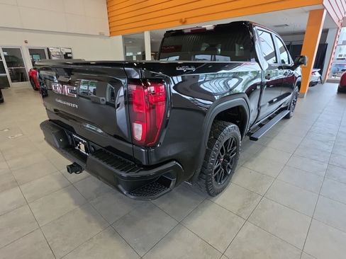 Used 2021 GMC Sierra 1500 4x4 Crew Cab w/ Sierra Value Package image 8