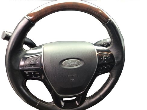 Used 2018 Ford Explorer Platinum image 17