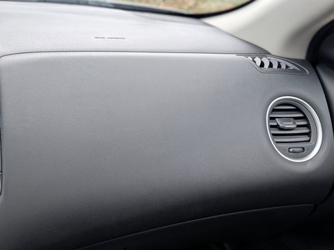 Used 2019 Nissan Pathfinder SV image 16