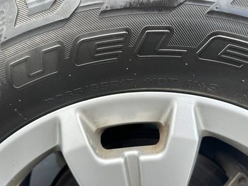 Used 2018 Chevrolet Colorado LT AWD/4WD image 15