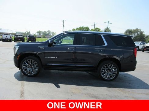 Certified 2025 GMC Yukon Denali Ultimate w/ LPO, Floor Liner Package AWD/4WD image 10