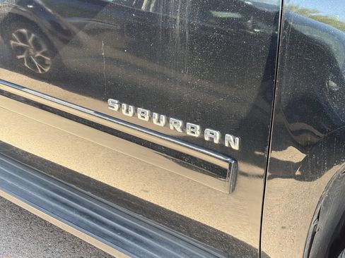 Used 2014 Chevrolet Suburban LT RWD image 10