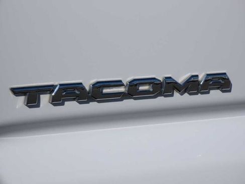 Used 2022 Toyota Tacoma SR5 image 12