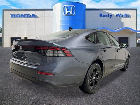 New 2025 Honda Accord SE image 3