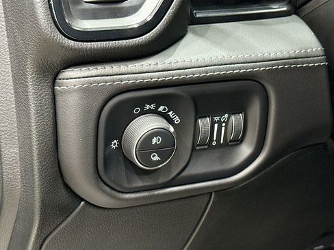 New 2024 RAM 2500 Limited image 18