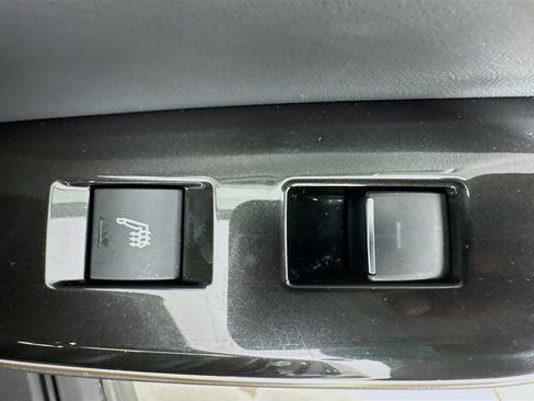 Certified 2026 Toyota Crown AWD/4WD image 27