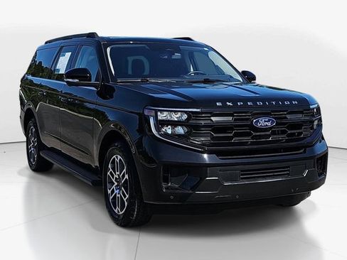 Used 2025 Ford Expedition Max Active AWD/4WD image 2
