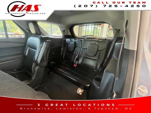 Used 2021 Ford Explorer XLT w/ Equipment Group 202A AWD/4WD image 32