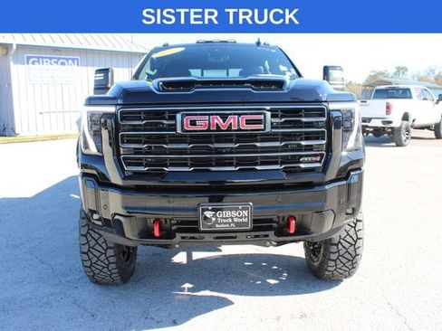 Used 2025 GMC Sierra 2500 AT4 w/ AT4 Premium Plus Package image 2