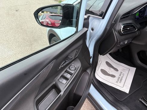 Used 2023 Chevrolet Bolt LT FWD image 9