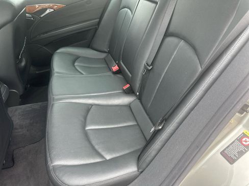 Used 2005 Mercedes-Benz E 320 Sedan image 9