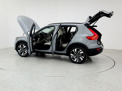 New 2026 Volvo XC40 B4 Plus w/ Climate Package image 12