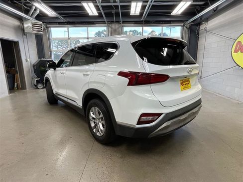 Used 2020 Hyundai Santa Fe SEL FWD image 3