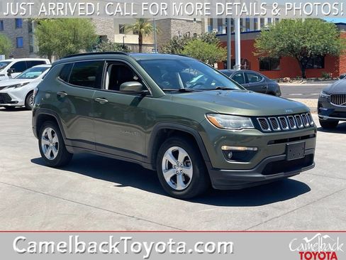 Used 2019 Jeep Compass Latitude FWD image 1