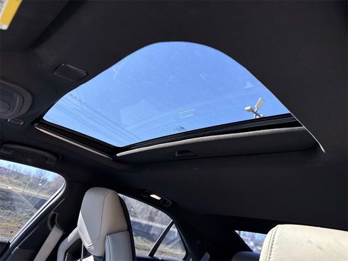 Used 2018 Cadillac ATS V w/ Luxury Package image 18