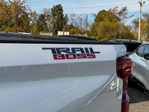 Used 2022 Chevrolet Silverado 1500 LT Trail Boss w/ LT Trail Boss Premium Package image 35