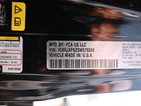 Used 2025 Jeep Wrangler Unlimited Sahara image 40