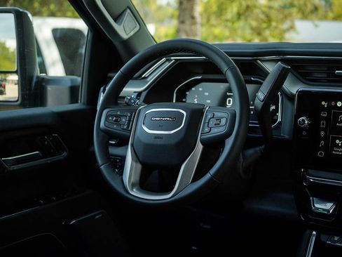 New 2026 GMC Sierra 3500 Denali w/ Denali Reserve Package AWD/4WD image 14