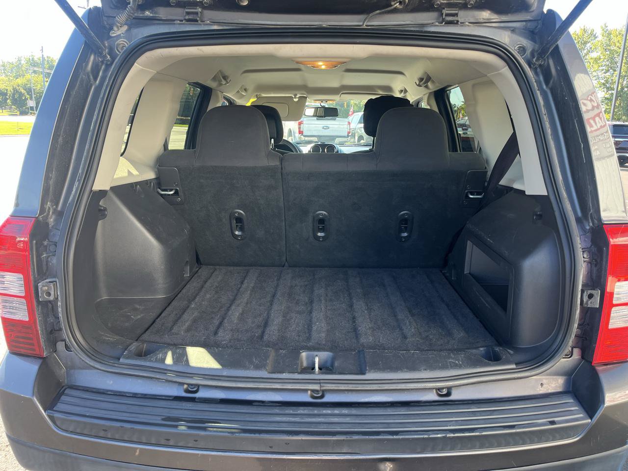 Used 2016 Jeep Patriot Sport FWD image 17