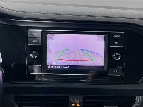 Used 2019 Volkswagen Jetta SE w/ Cold Weather Package image 14