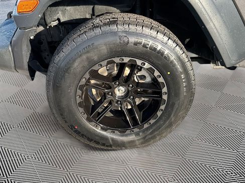 Used 2022 Jeep Wrangler Unlimited Sport AWD/4WD image 35