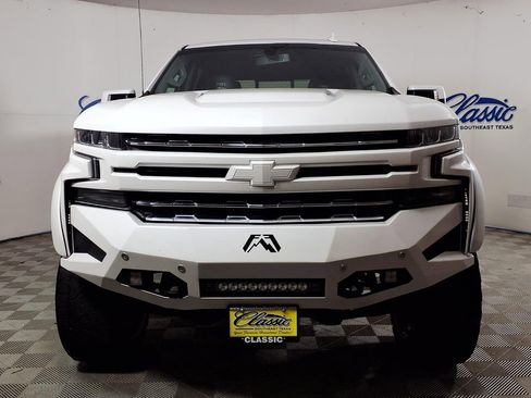 Used 2020 Chevrolet Silverado 1500 LTZ w/ LTZ Plus Package image 3