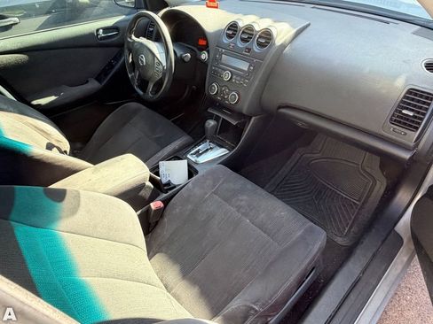 Used 2010 Nissan Altima 2.5 S FWD image 7