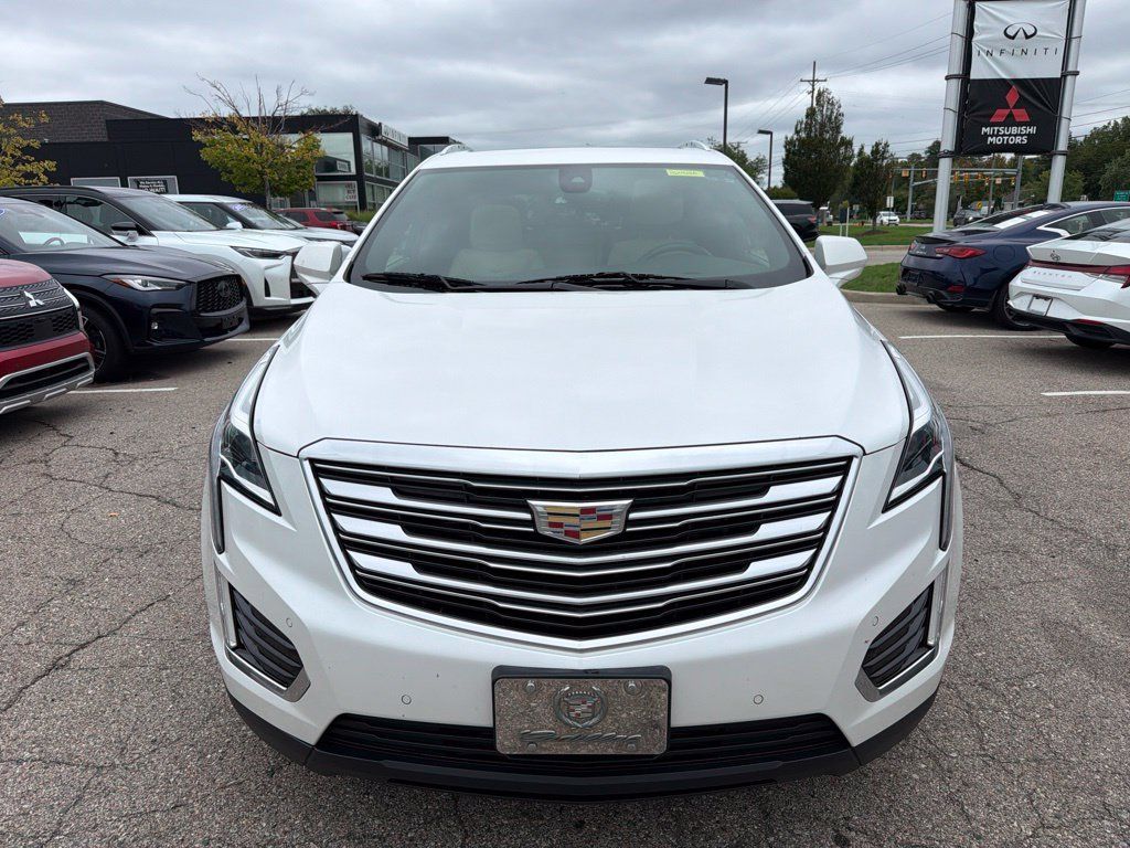 Used 2018 Cadillac XT5 Luxury w/ Driver Awareness Package AWD/4WD image 2