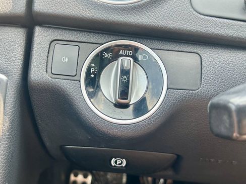 Used 2012 Mercedes-Benz C 250 Sedan w/ Multimedia Pkg image 24