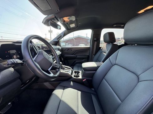 Used 2025 Chevrolet Colorado Trail Boss AWD/4WD image 31