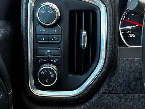 Used 2021 Chevrolet Silverado 1500 LT AWD/4WD image 8