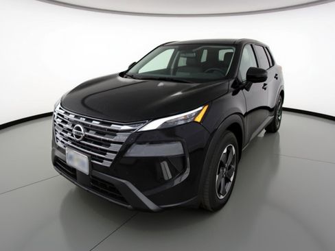 Used 2025 Nissan Rogue SV AWD/4WD image 3