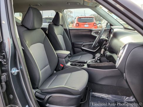 Used 2025 Kia Soul LX image 29