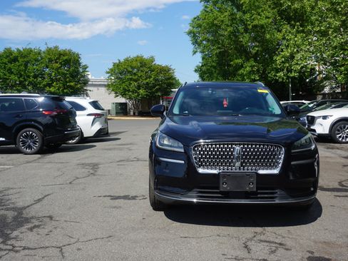 Used 2021 Lincoln Corsair FWD image 2