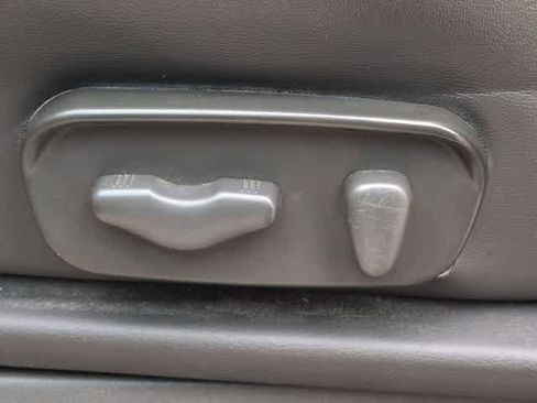 Used 2018 Nissan Frontier PRO-4X image 17