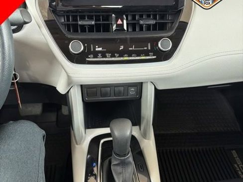 Certified 2025 Toyota Corolla Cross L FWD image 17