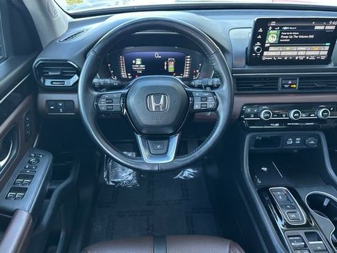 Used 2023 Honda Pilot Elite image 16