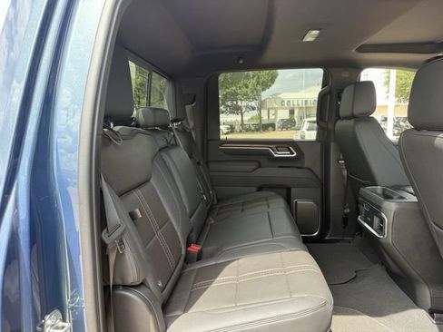 Used 2026 Chevrolet Silverado 2500 High Country w/ Technology Package AWD/4WD image 32