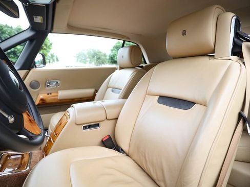 Used 2010 Rolls-Royce Phantom Drophead Coupe image 51