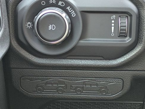 Used 2026 Jeep Wrangler Unlimited Sport AWD/4WD image 17