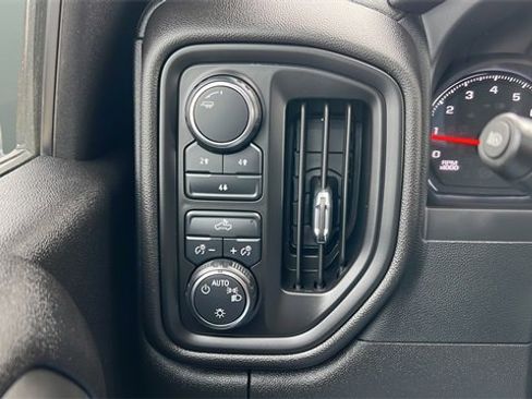 Used 2024 Chevrolet Silverado 2500 W/T image 19