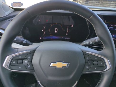 Certified 2024 Chevrolet Trax LT w/ Sunroof Package image 31