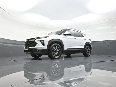 Used 2024 Chevrolet TrailBlazer ACTIV image 11