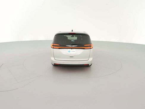 New 2026 Chrysler Pacifica Select image 10
