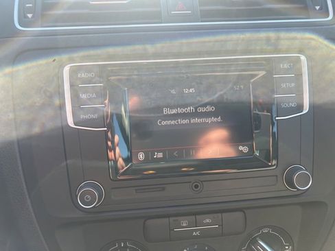 Used 2017 Volkswagen Jetta S image 12