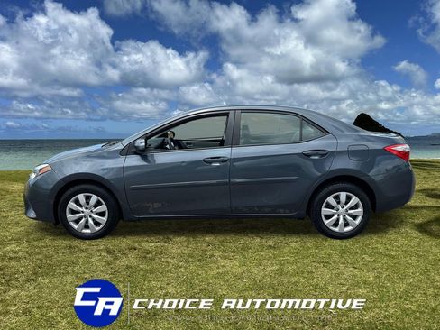 Used 2016 Toyota Corolla LE FWD image 3