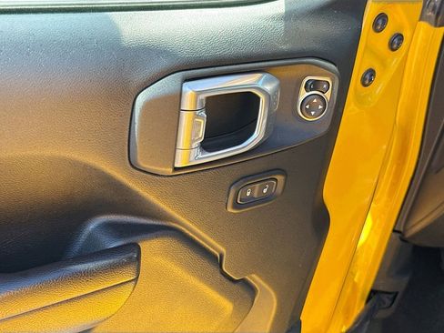 Used 2021 Jeep Wrangler Unlimited Rubicon AWD/4WD image 19